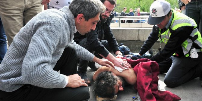 Bayrak Satıcıları Arasındaki Tartışma Kanlı Bitti