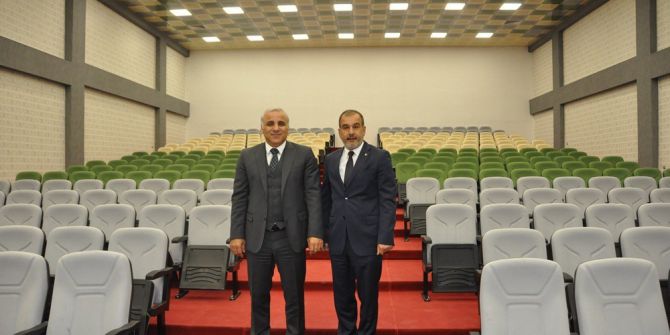 Vali Zorluoğlu, Konferans Salonu Ve Teşhir Merkezini İnceledi