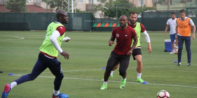 Vagner Love’dan Takım Arkadaşlarına Teşekkür