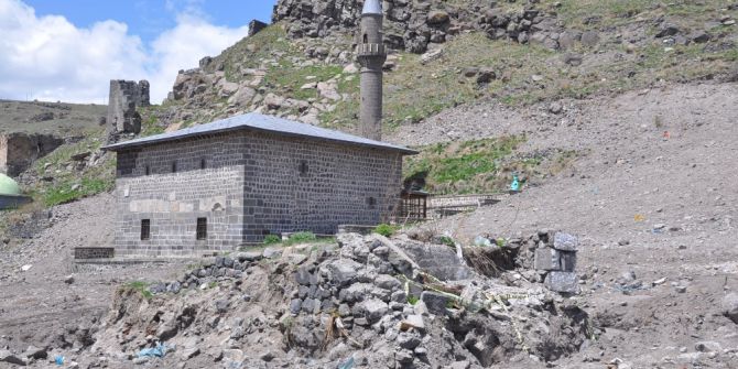 Kars’ta Gecekondu Yıkım Çalışmalarında 16. Yüzyıla Ait Buzhane Ortaya Çıktı