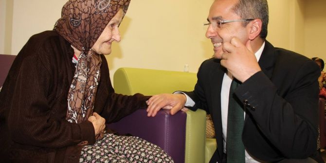 Huzurevine Yerleştirilen 90’lık Nineye Kaymakamdan Ziyaret