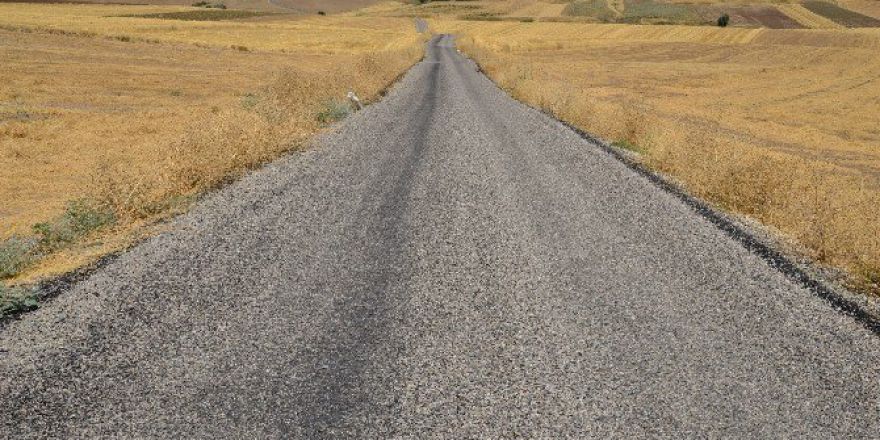Bismil’de Kırsal Mahalle Yolları Asfaltlanıyor
