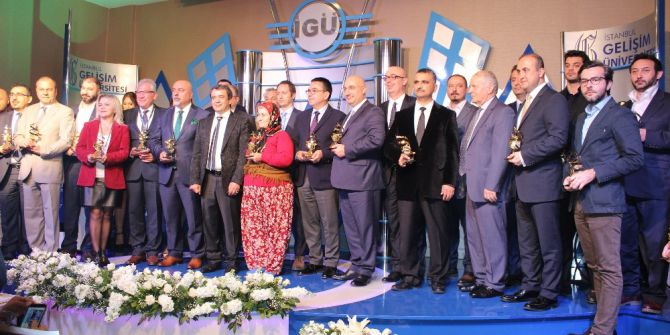 Öğrenciler Sektörün Enlerini Belirledi