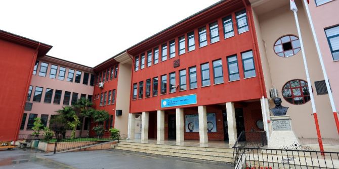 16 Türkiye Birincisi Çıkaran Okul