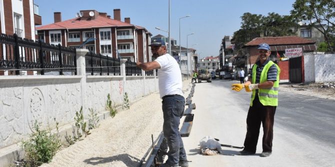 Toki Kaldırımları Yapılıyor