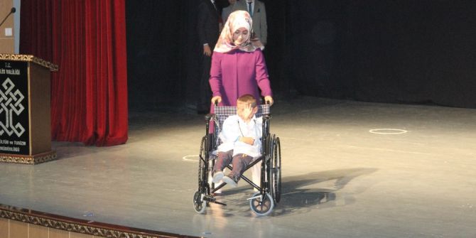 Engellilerin Gösterisi Duygulandırdı