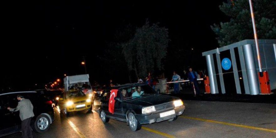 Erzurum Semt Pazarcılar Esnafı Derneği Demokrasi Nöbetine Destek Verdi