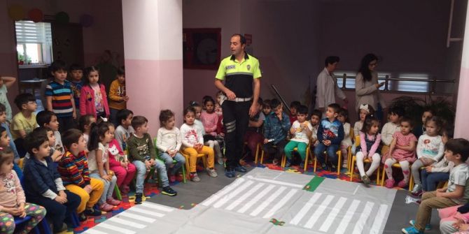 Niksar’da Minik Öğrencilere Trafik Eğitimi Verildi