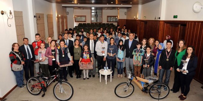 Şampiyonlar Ödüllerine Kuvuştu