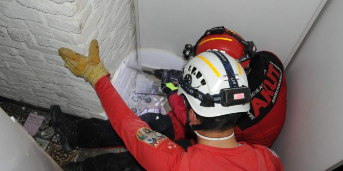 Akut Ekibi Yavru Kedi ‘Sütun’ İçin Seferber Oldu