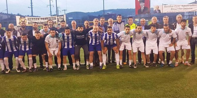 Altınova’da Futbol Turnuvası