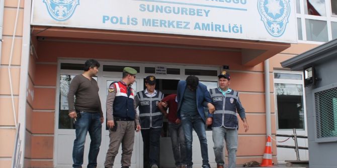 Telefon Dolandırıcıları Yol Kontrolünde Yakalandı