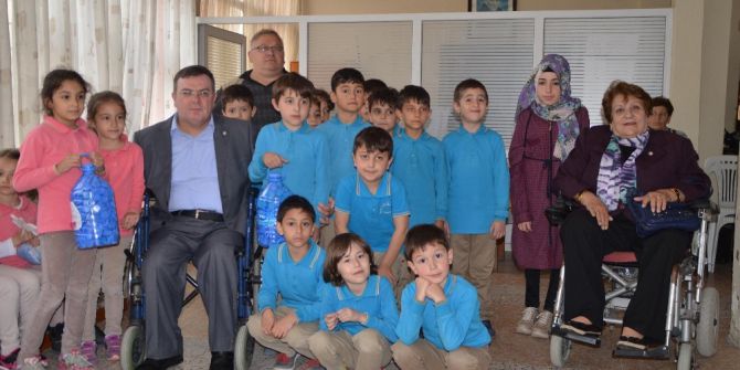 Minik Öğrencilerden Engellilere “Mavi Kapak” Desteği