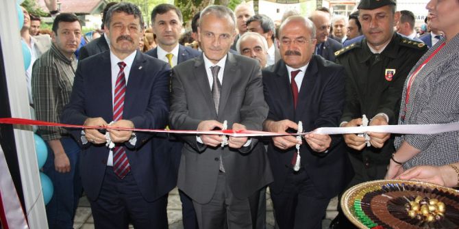 Halk Eğitim Kursiyerleri Hünerlerini Sergiliyor