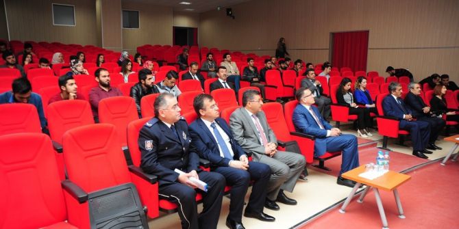 Yyü’de “Trafikte Saygı” Sempozyumu