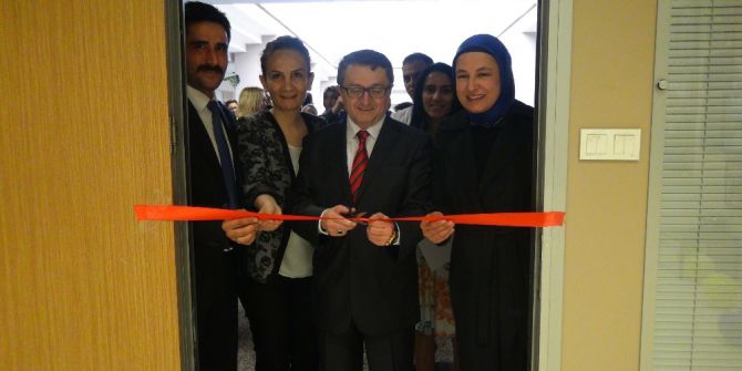 Sağlık Çalışanları Hastanede Resim Sergisi Açtı