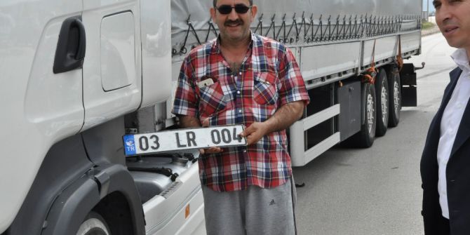 Kazadan Sonra Yere Düşen Plaka Sayesinde Kaçan Sürücü Belirlendi