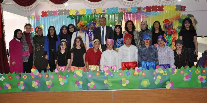 Bulanık’ta Tiyatro Gösterisi