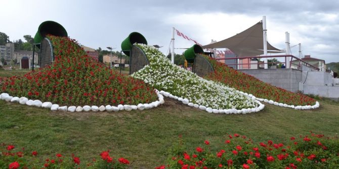 Çiçek Şelalesi Büyük Beğeni Topladı