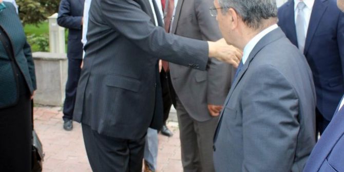 Abdullah Gül’e Taziye Ziyaretleri Sürüyor