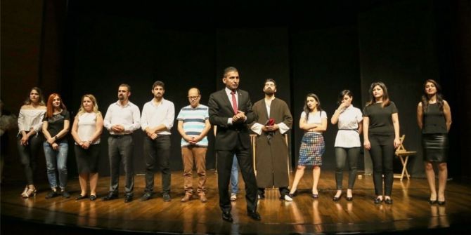 Avukatlar Tiyatro Sahnesinde