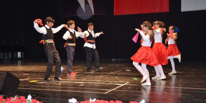 Özel Gereksinimli Çocuklardan Özel Gösteriler