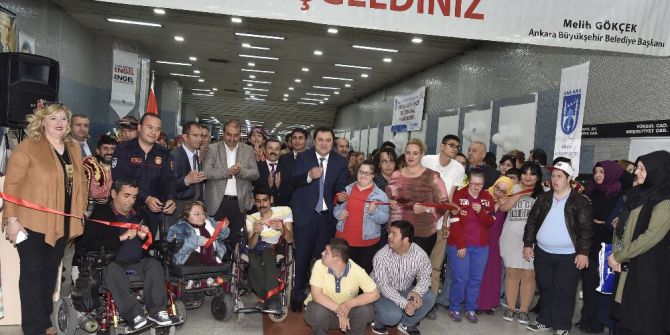 Engellilerden "Resim Ve El Sanatları Sergisi"