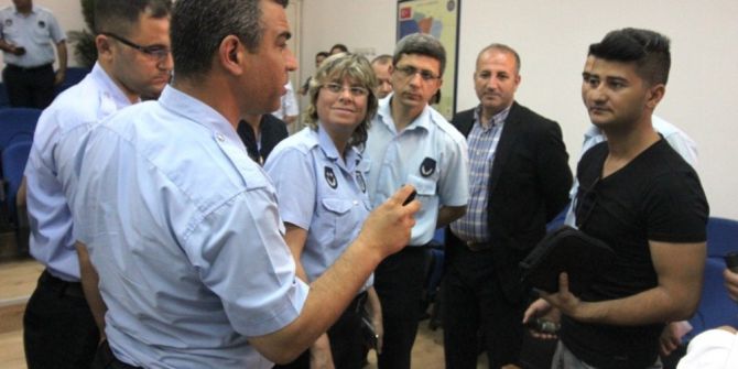 Zabıtaya Çevik Kuvvetten Biber Gazı Eğitimi