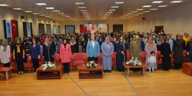 Tuşba Belediyesinden “Koşulsuz Annelik” Semineri