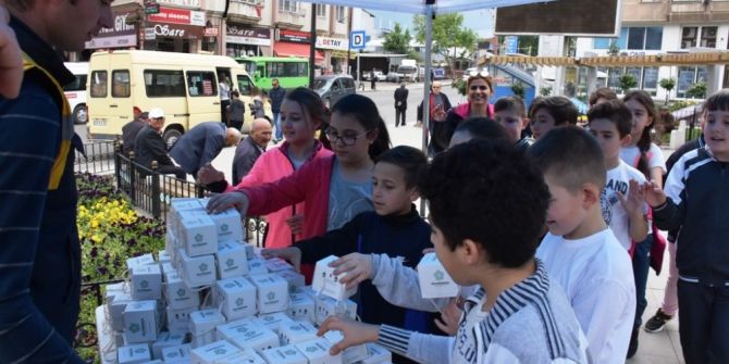 Süleymanpaşa Belediyesi Berat Kandili Dolayısıyla Kandil Simidi Dağıttı