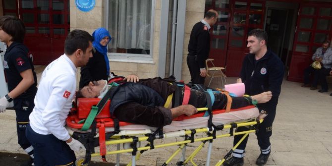 Çatıyı Tamir Ederken 2 Metreden Düştü