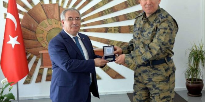 Vali’den Komutan’a ’Hayırlı Olsun’ Ziyareti