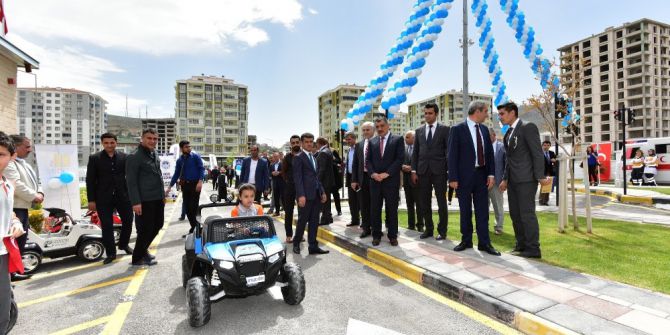 Battalgazi Belediyesi Trafik Haftasını Kutladı