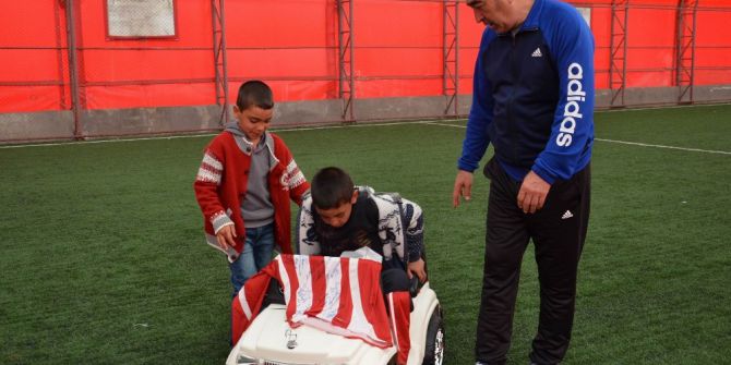 Sivasspor’dan Sevgi Evlerinde Kalan Çocuklara Sürpriz