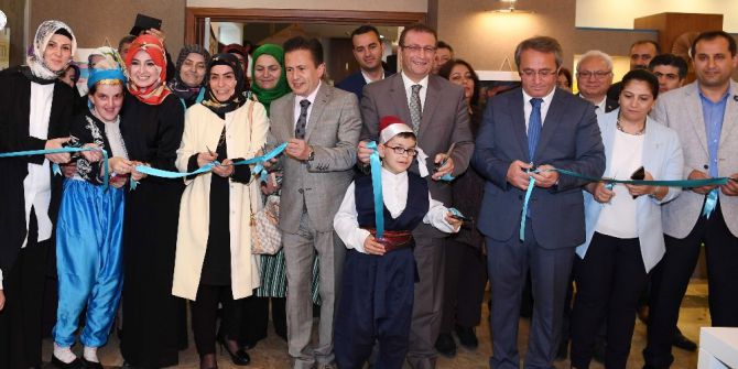Tuzla Belediyesi Gönül Elleri Çarşısı’nın Özel Çocukları Yeteneklerini Sergiledi