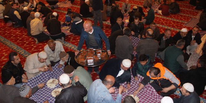 Düzce’de Asırlık Kandil Geleneği Sürüyor