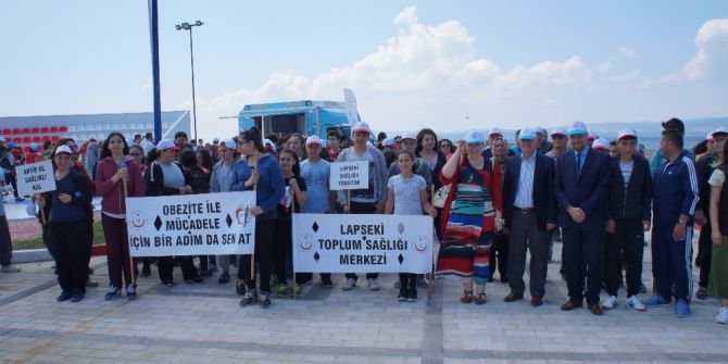 Lapseki’de Sağlıklı Yaşam Yürüyüşü