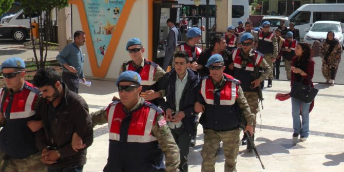 Sosyal Medyada Terör Propagandası Yapan 12 Kişi Adliyeye Çıkarıldı