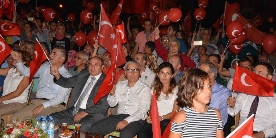 Vali Çiçek, Dalaman’da Demokrasi Nöbetine Katıldı