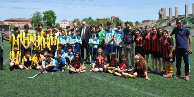 Trabzon’da Okulsporları Hokey Yıldızlar Grup Müsabakaları Sona Erdi
