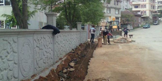 Başkan’dan Okullarla Destek