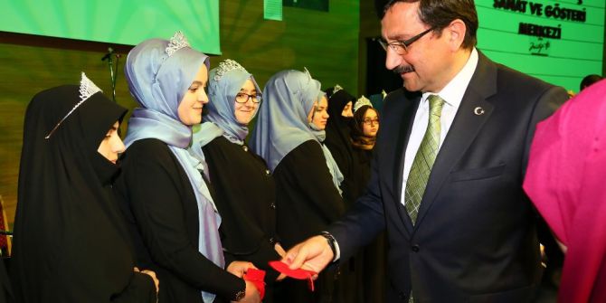 Keçiörenli Hafizeler İcazet Taçlarını Taktı