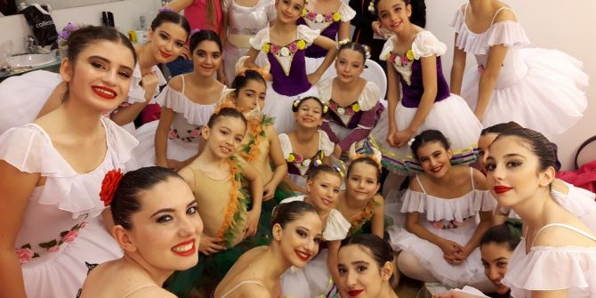 7 Ödül Alan İzmirli Kızlar Barcelona’da Türk Bayrağı Açtı