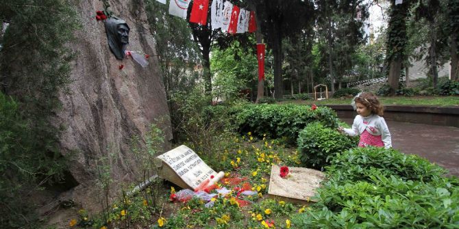 Anıtkabir’den Zübeyde Hanım’ın Mezarına Çiçekler Geliyor