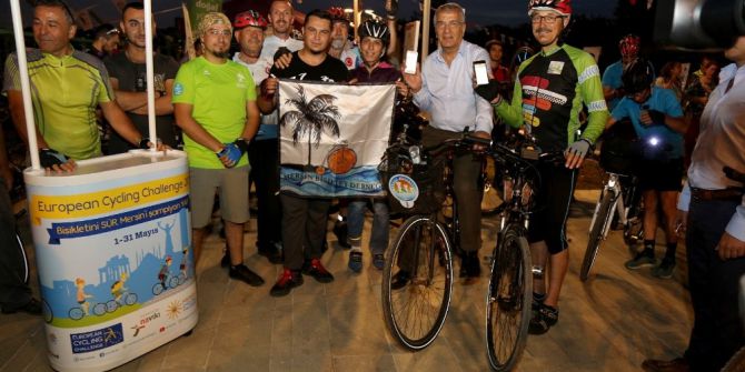 Başkan Tarhan, Avrupa Bisiklet Yarışmasına Katılarak Pedal Çevirdi