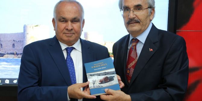 Erdemli Belediyesi, ‘Mazide Erdemli’ Kitabı İçin İmza Günü Düzenledi