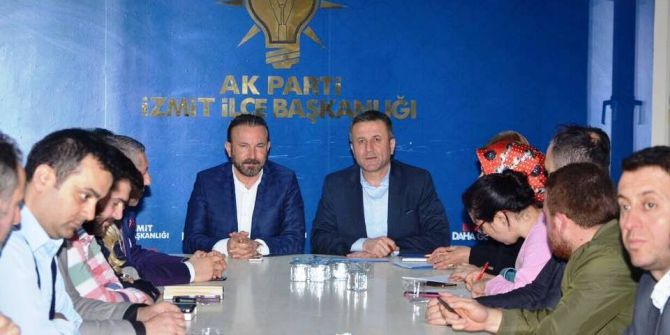 Başkan Doğan, Ak Parti İzmit İlçe Başkanı Ve Yönetimini Ziyaret Etti