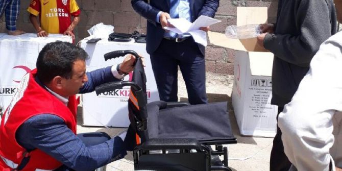 Ergani’de 20 Engelliye Tekerlekli Sandalye Dağıtıldı