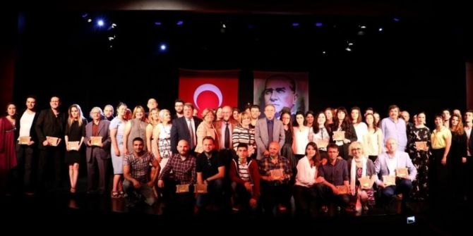 Küçük Sakar Cadı ‘En İyi Çocuk Oyunu’ Ödülünü Aldı