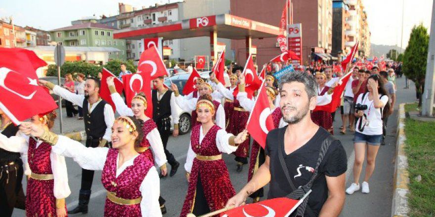 Yabancı Dansçılar Darbe Girişimini Protesto Etti